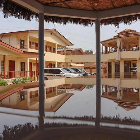 Paloma Guest House Kenema ภายนอก รูปภาพ