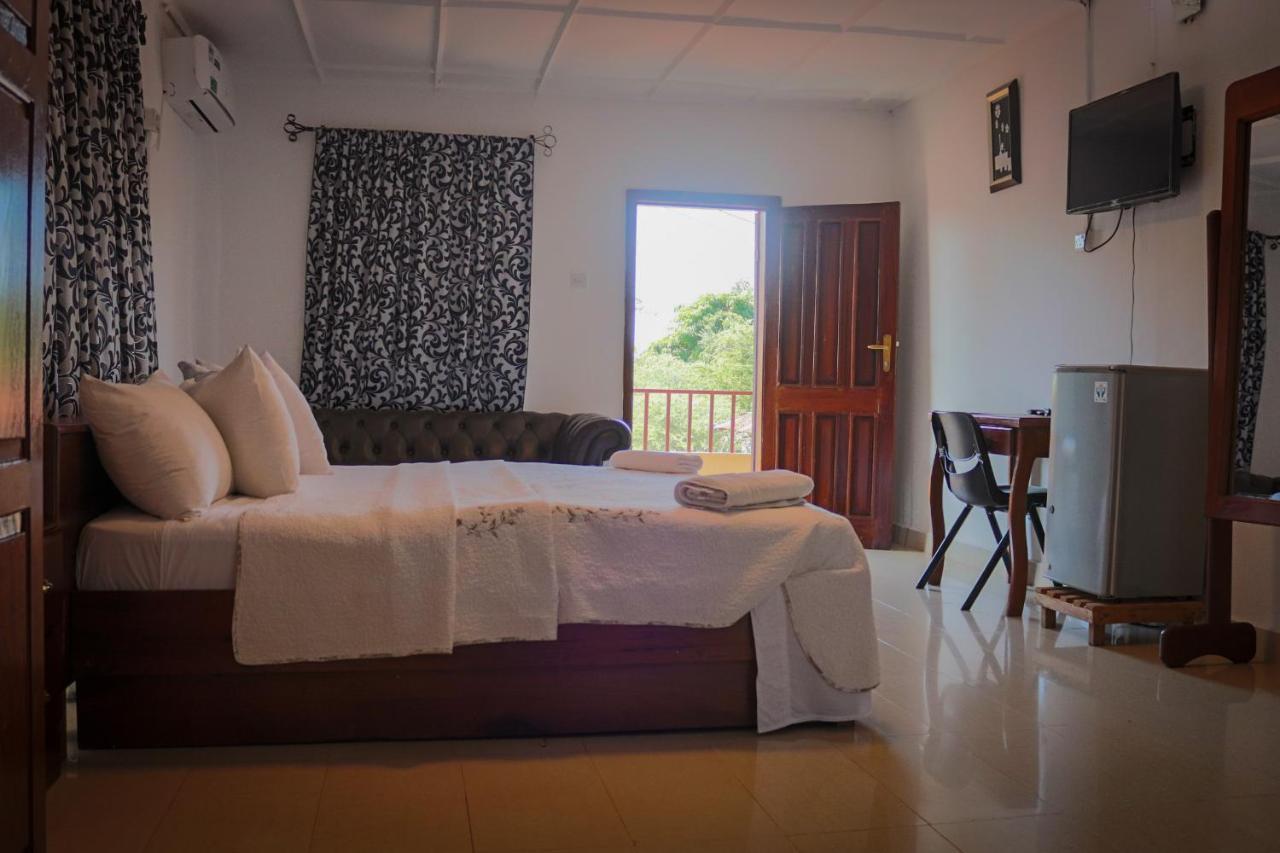 Paloma Guest House Kenema ภายนอก รูปภาพ