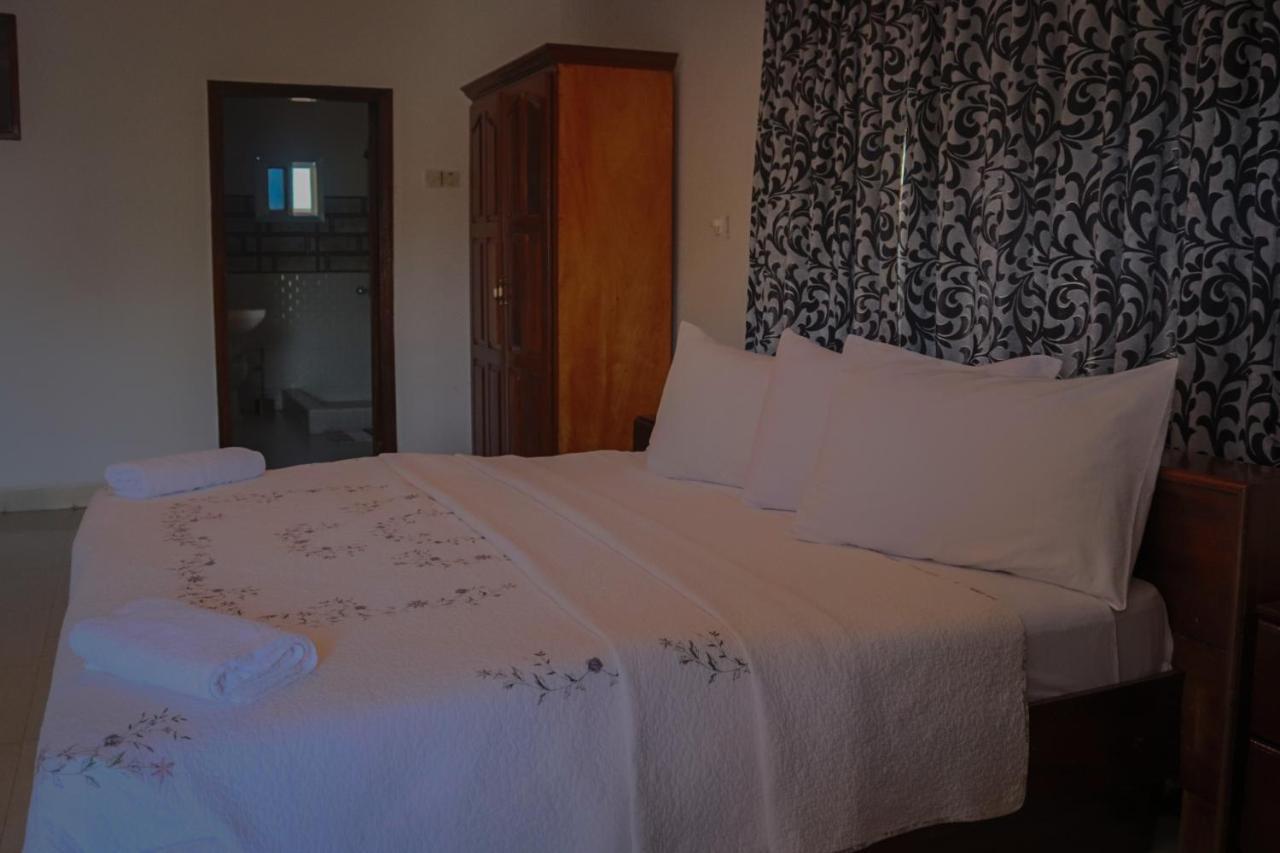 Paloma Guest House Kenema ภายนอก รูปภาพ