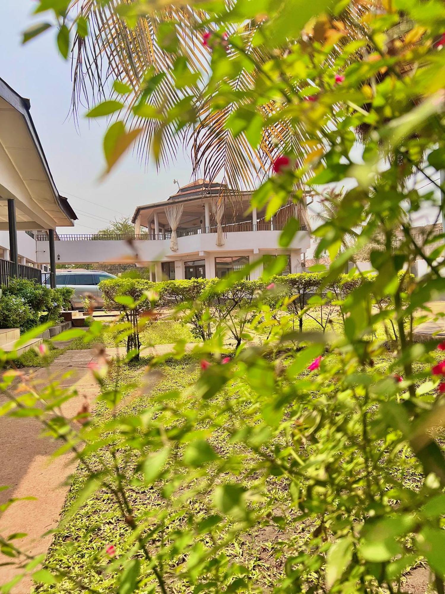 Paloma Guest House Kenema ภายนอก รูปภาพ