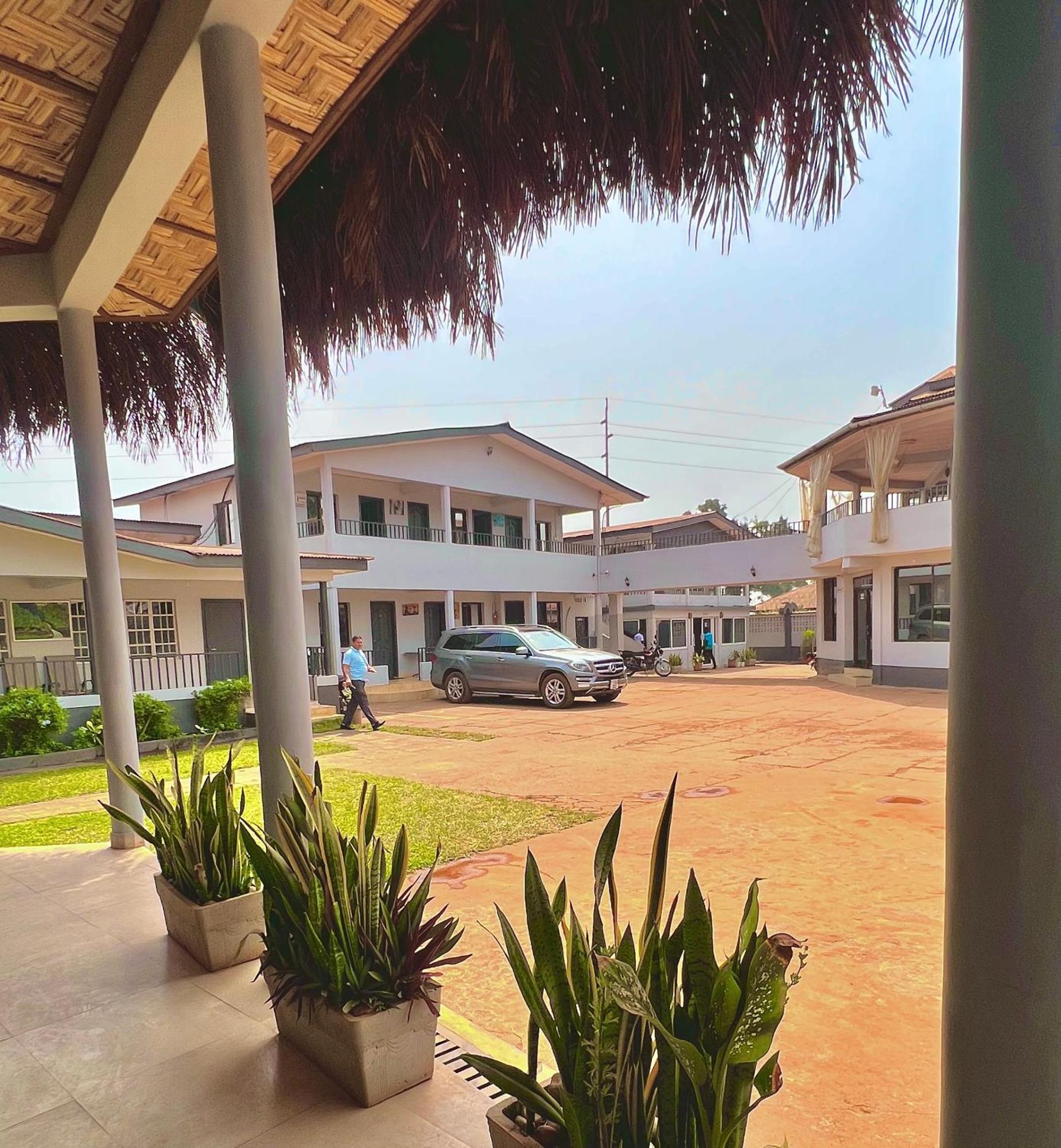 Paloma Guest House Kenema ภายนอก รูปภาพ