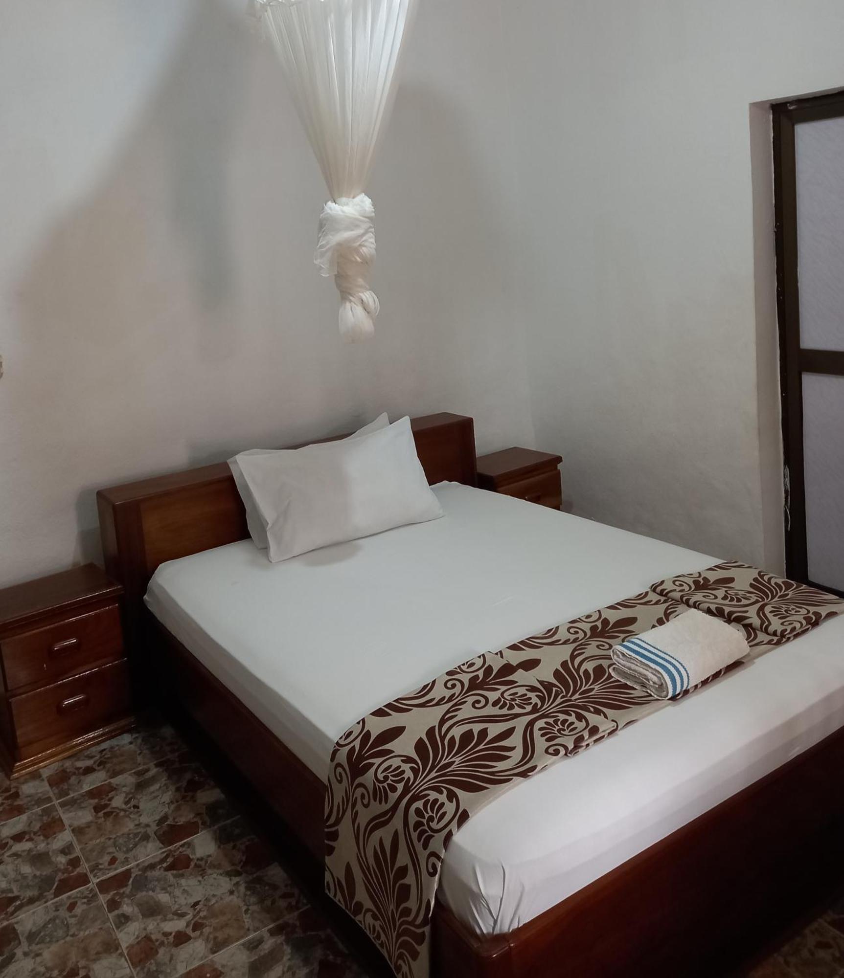 Paloma Guest House Kenema ภายนอก รูปภาพ