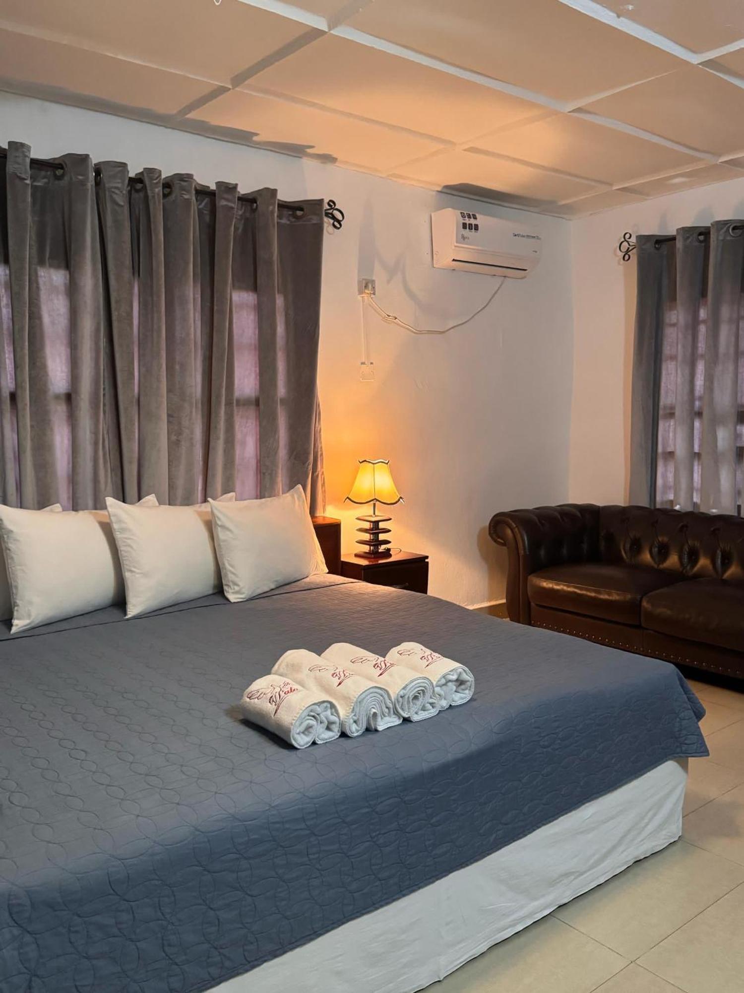 Paloma Guest House Kenema ภายนอก รูปภาพ