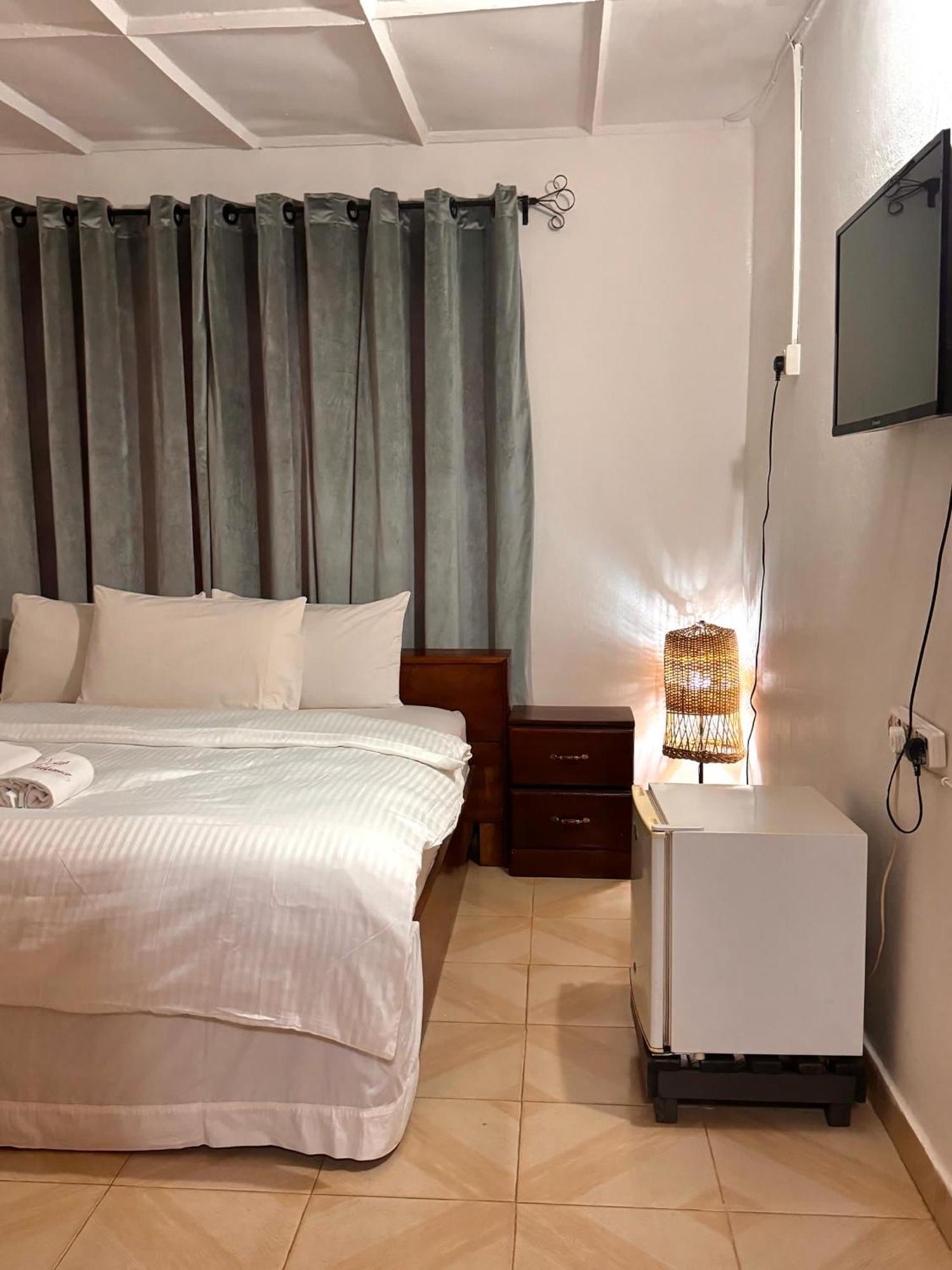 Paloma Guest House Kenema ภายนอก รูปภาพ