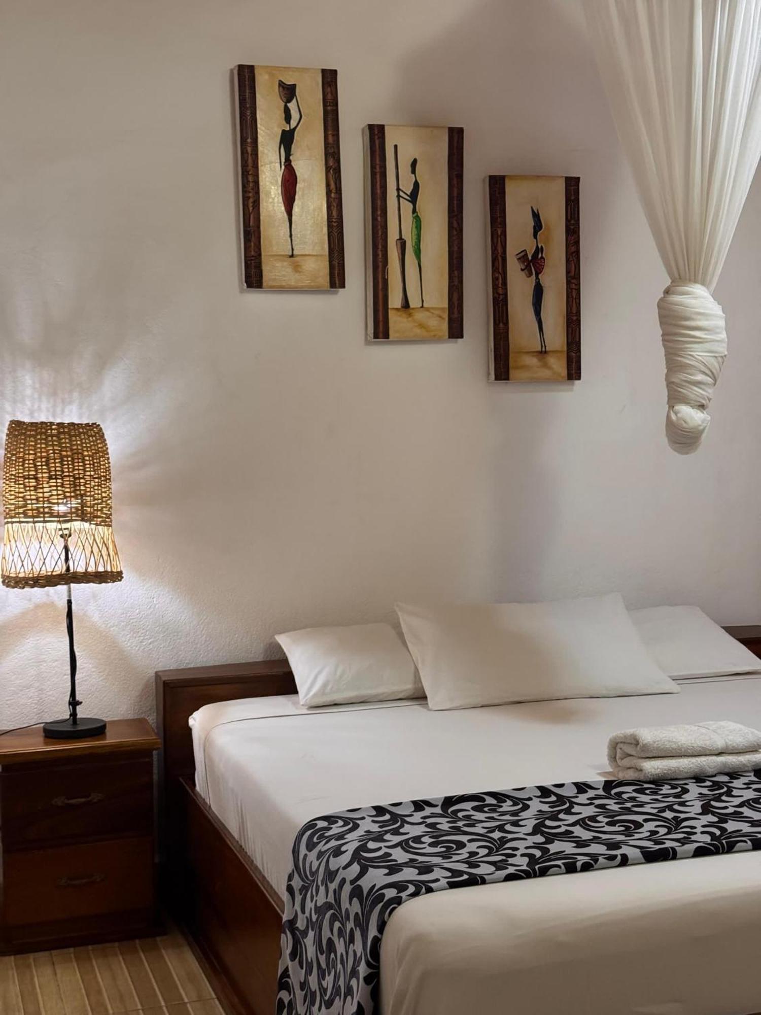 Paloma Guest House Kenema ภายนอก รูปภาพ
