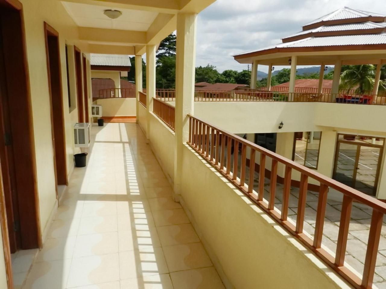 Paloma Guest House Kenema ภายนอก รูปภาพ