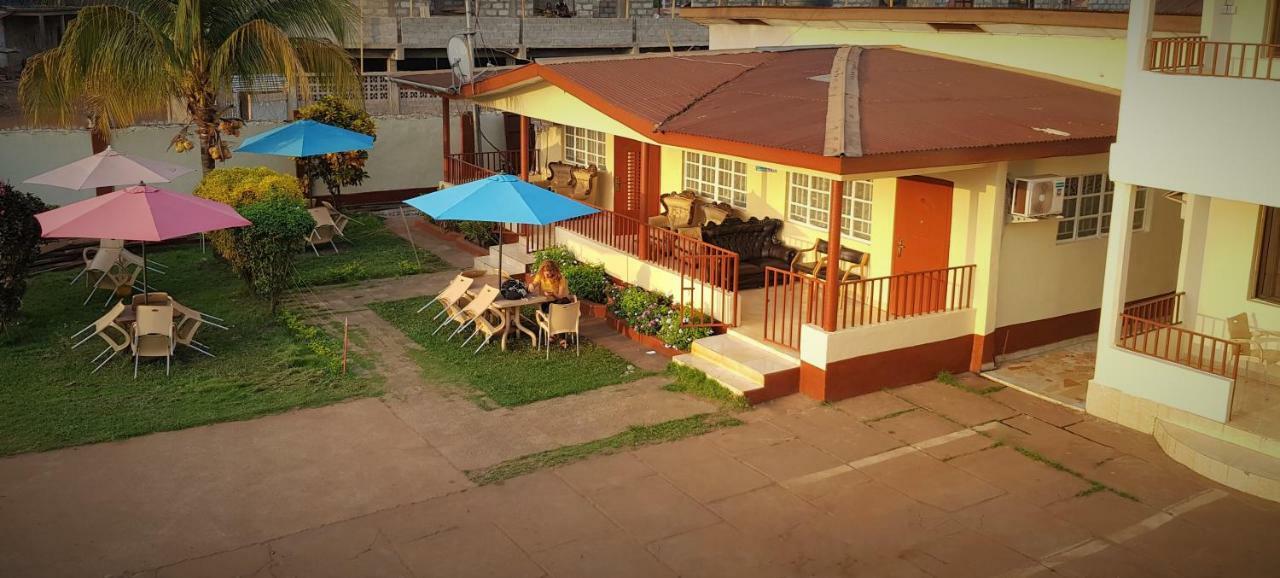Paloma Guest House Kenema ภายนอก รูปภาพ